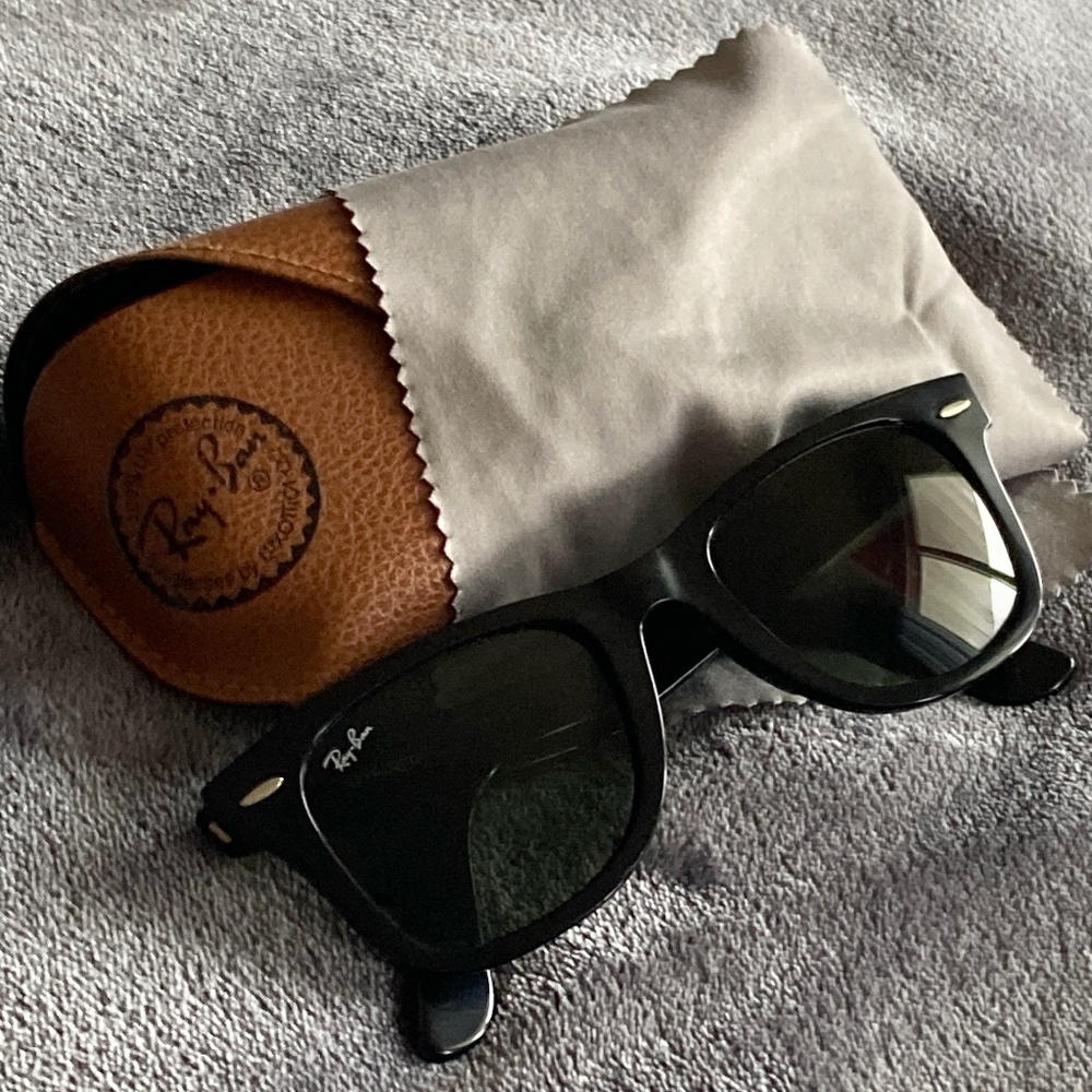 Ray-Ban RB2140 Original Wayfarer Classic Sunglasses - Black Frame + Green Lenses